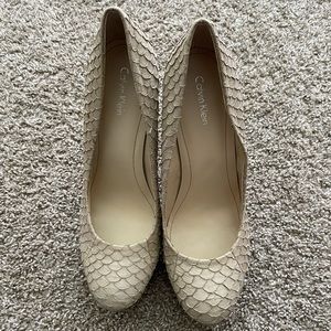 Faux leathered texture heels